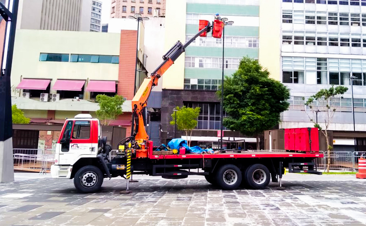 Locação de cesto aéreo - Help Transportes