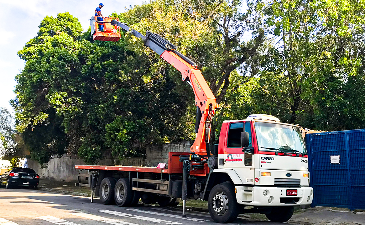 Cesto aéreo Acoplado para locação - Help Transportes